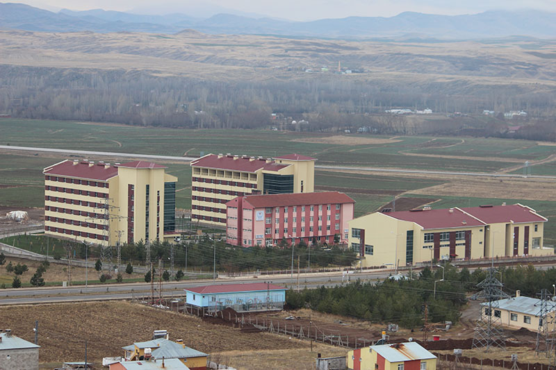 Sivas ili zara ilçesi 500 kişilik yurt binası ve sosyal tesis ile altyapı ve çevre düzenlemesi inşaatı işi