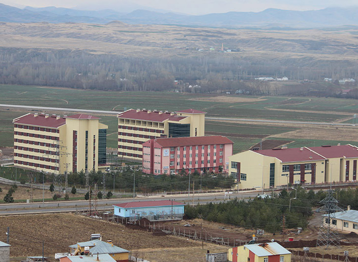 Sivas ili zara ilçesi 500 kişilik yurt binası ve sosyal tesis ile altyapı ve çevre düzenlemesi inşaatı işi