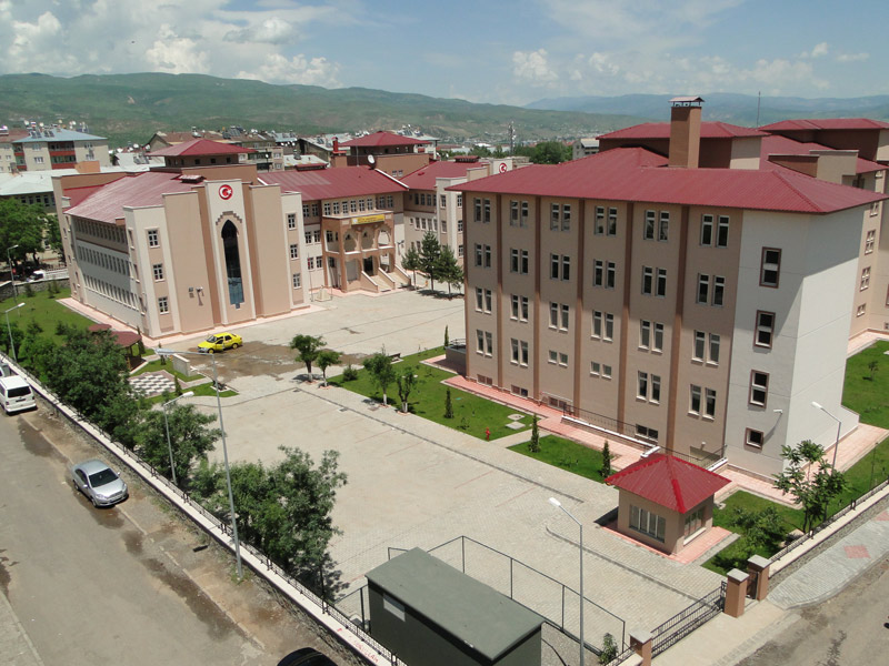 Yenişehir mahallesinde 16 derslikli lise ve 200 kişilik pansiyon, saray mahallesinde 32 derslikli lise inşaatları ile altyapı ve çevre düzenlemesi işleri – bingöl